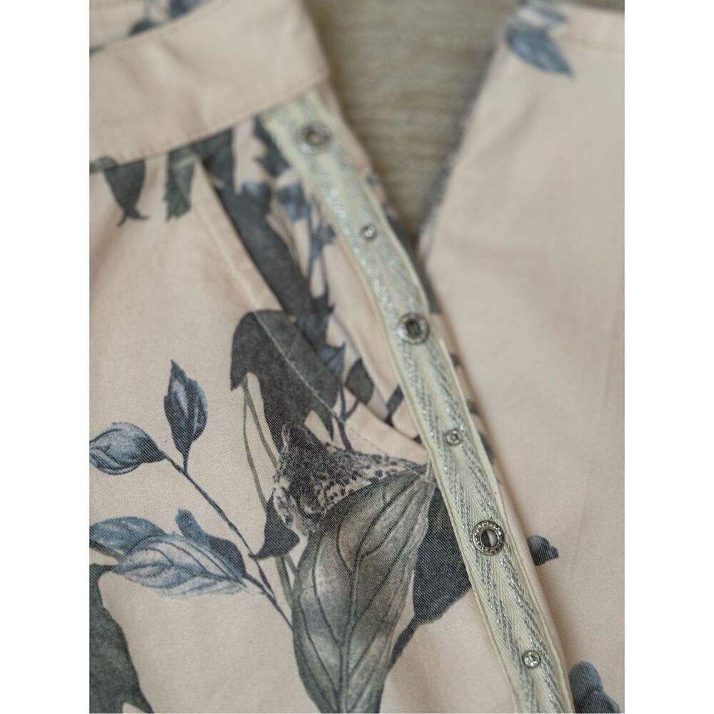 Frank Lyman Design Collection Embellished Blue Floral Print Jeans, Size M, NWT - Picture 2 of 8